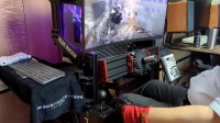 《装甲核心6》的正确游玩方式：操纵杆体验真人机甲驾驶！