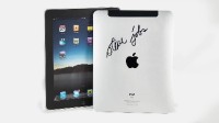乔布斯罕见亲笔签名iPad即将拍卖 现已出价8.5万元