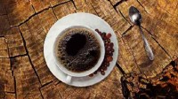 30岁女子1天5杯咖啡喝成“脆骨人” 咖啡因导致脱钙
