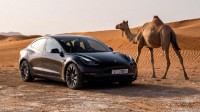特斯拉ModelY现身沙漠展示越野爬坡 秒杀牧马人