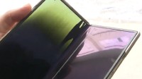 老米粉称小米折叠屏翻屏时裂开 售后认为“人为”