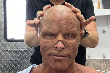 《辐射》“尸鬼”沃尔顿·戈金斯的化妆过程公开！分享