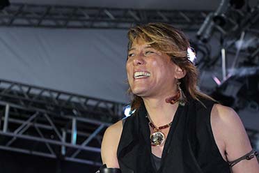 《圣斗士星矢》主题曲演唱者患脑肿瘤 恢复情况良好 讲解分享