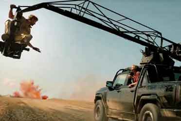 《特技狂人》曝正片片段 高斯林表白艾米丽·布朗特分享