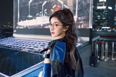 薛之谦现场夸长得漂亮的女生，竟是《美女，应接不暇》的女主！讲解分析