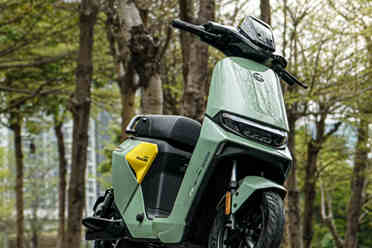 露营骑行电动车推荐？九号电动车F2z 110体验，110KM长续航满足你 分享讲解