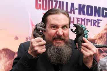 曝《哥斯拉大战金刚3》将换导演 前两部导演档期冲突 盘点分析