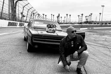 《速度与激情11》曝新片场照 家人侠“范老大”现身 分析讲解