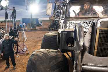 6.7上映！《疯狂的麦克斯：狂暴女神》曝片段、海报