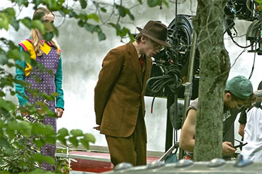 2025年开播 “1号”演员亮相《怪奇物语》第五季片场