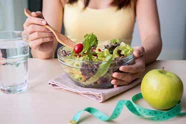 韩国18岁女生为减到80斤 12天水断食减肥！真的疯了！