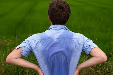 千万别再误解了 容易晒伤 高温天 穿得越少越凉快吗?