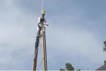 世界上最高的自行车诞生：高度达到惊人的7.77米！分享