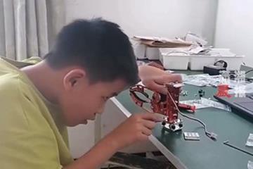 独立完成相关项目 10岁男孩自学电气工程挣了1万多