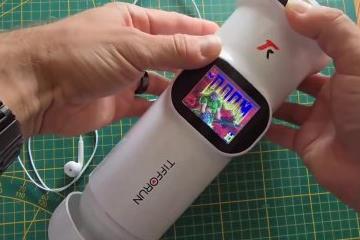 甚至有声音 博主用飞机杯玩《DOOM》