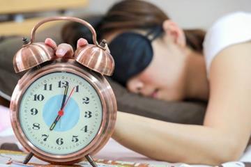 早睡者认知测试分较低 研究称喜欢熬夜的人智力更高