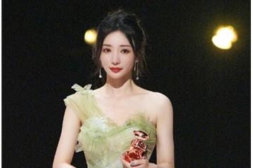 术后仅3个月又复发 44岁柳岩自曝患子宫肌瘤