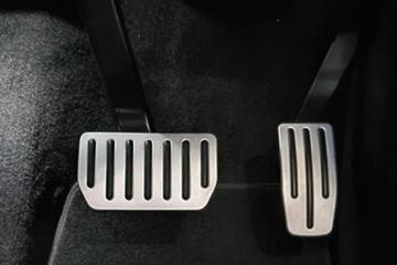 日本要求新车都装防错踩装置 防司机错把油门当刹车