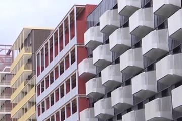 纸板制床 渔网做床垫 探访巴黎奥运村内部环境